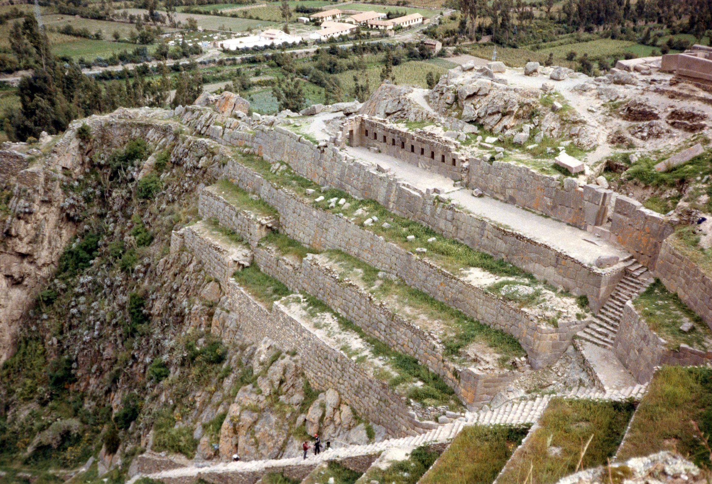 Terrazas y fortaleza inca de Ollantaytambo en el Valle Sagrado